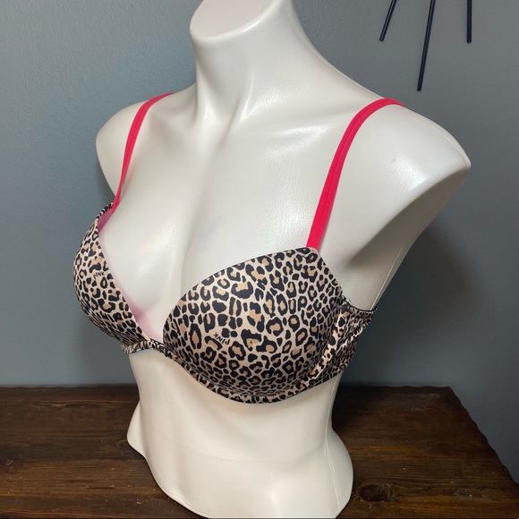 PINK Victoria’s Secret Leopard Print Heartbreaker Plunge Push-up Bra - Picture 2 of 6
